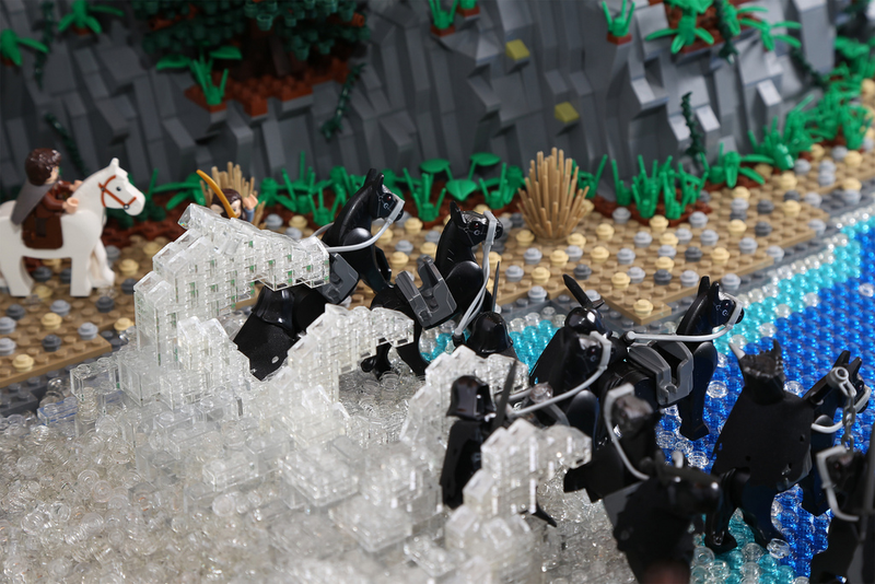 Illustration for article titled Epic LEGO Lord Of The Rings Diorama Took 200,000 Bricks To Build